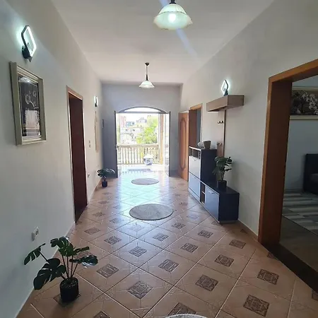 Vibevillaairbnb Willa